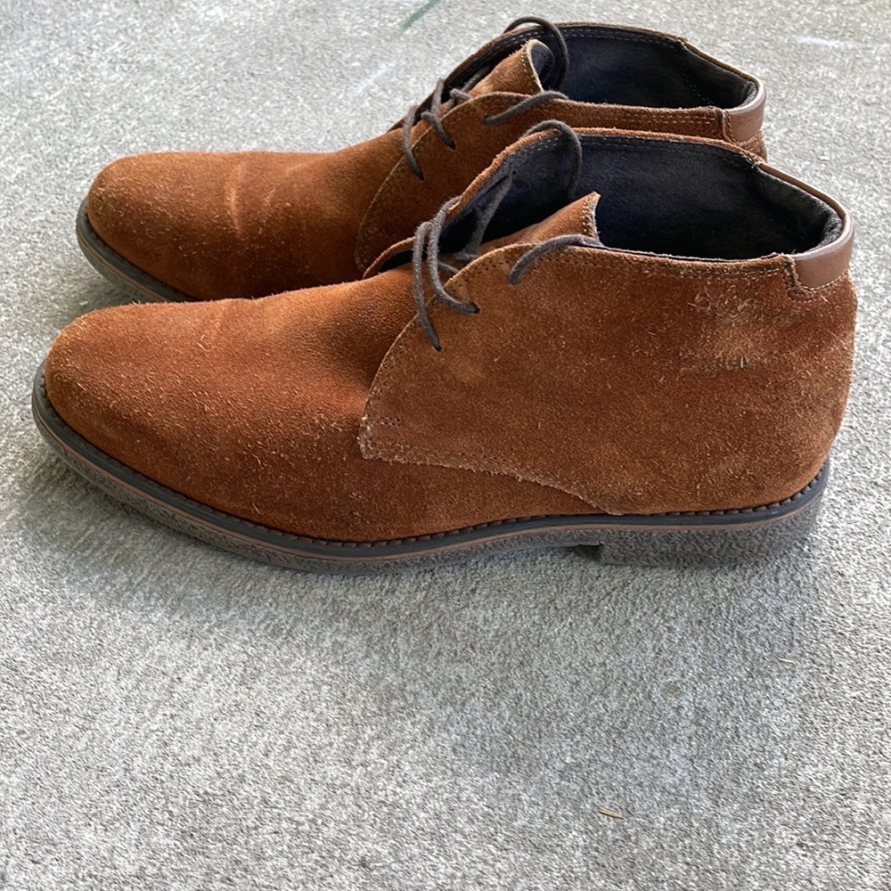 EUC Suede Leather Lined Chukka Boots 9M